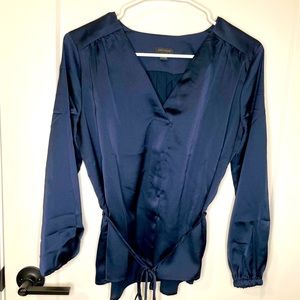 Navy v-neck waist tie top